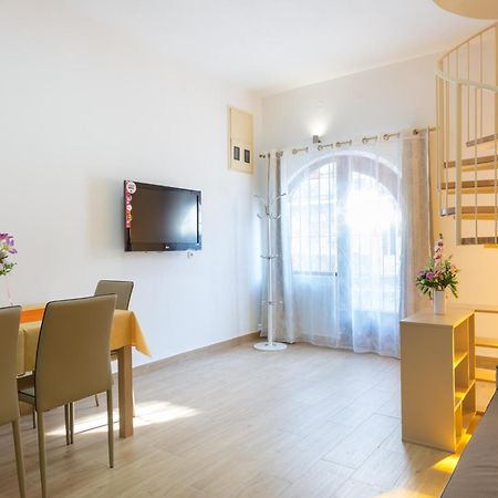 Apartments By The Sea Kastel Stari, Kastela - 15894 Rum bild