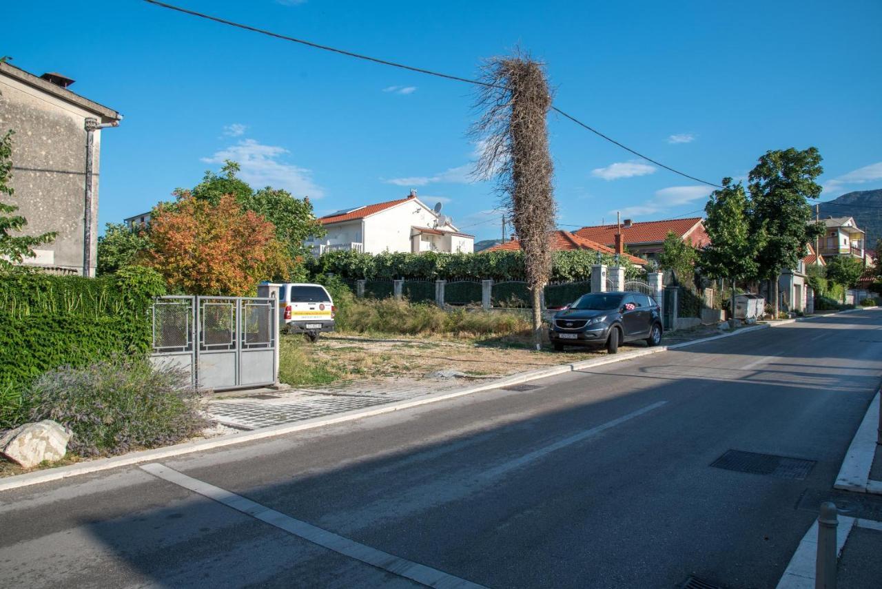 Apartments By The Sea Kastel Stari, Kastela - 15894 Exteriör bild